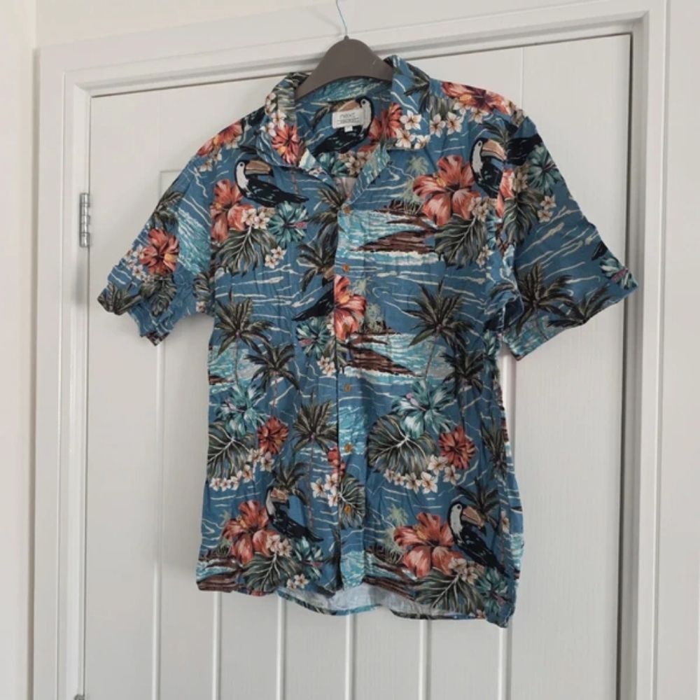 Next Hawaiian Holiday shirt parrot design size medium VGC